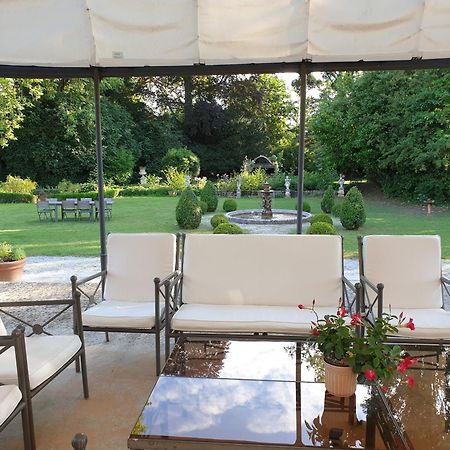 La Villa Des Arts Savigne-l'Eveque ภายนอก รูปภาพ
