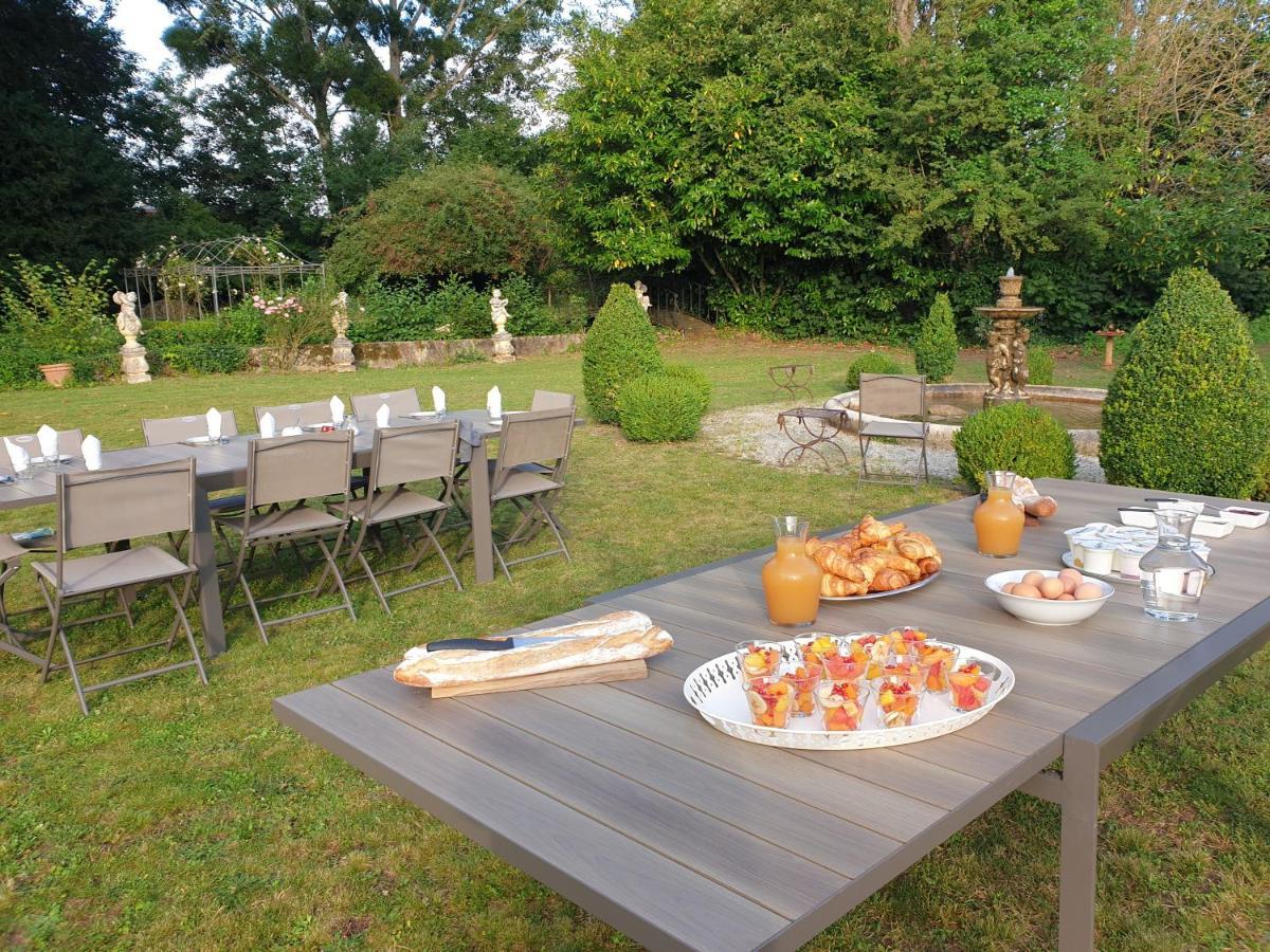 La Villa Des Arts Savigne-l'Eveque ภายนอก รูปภาพ