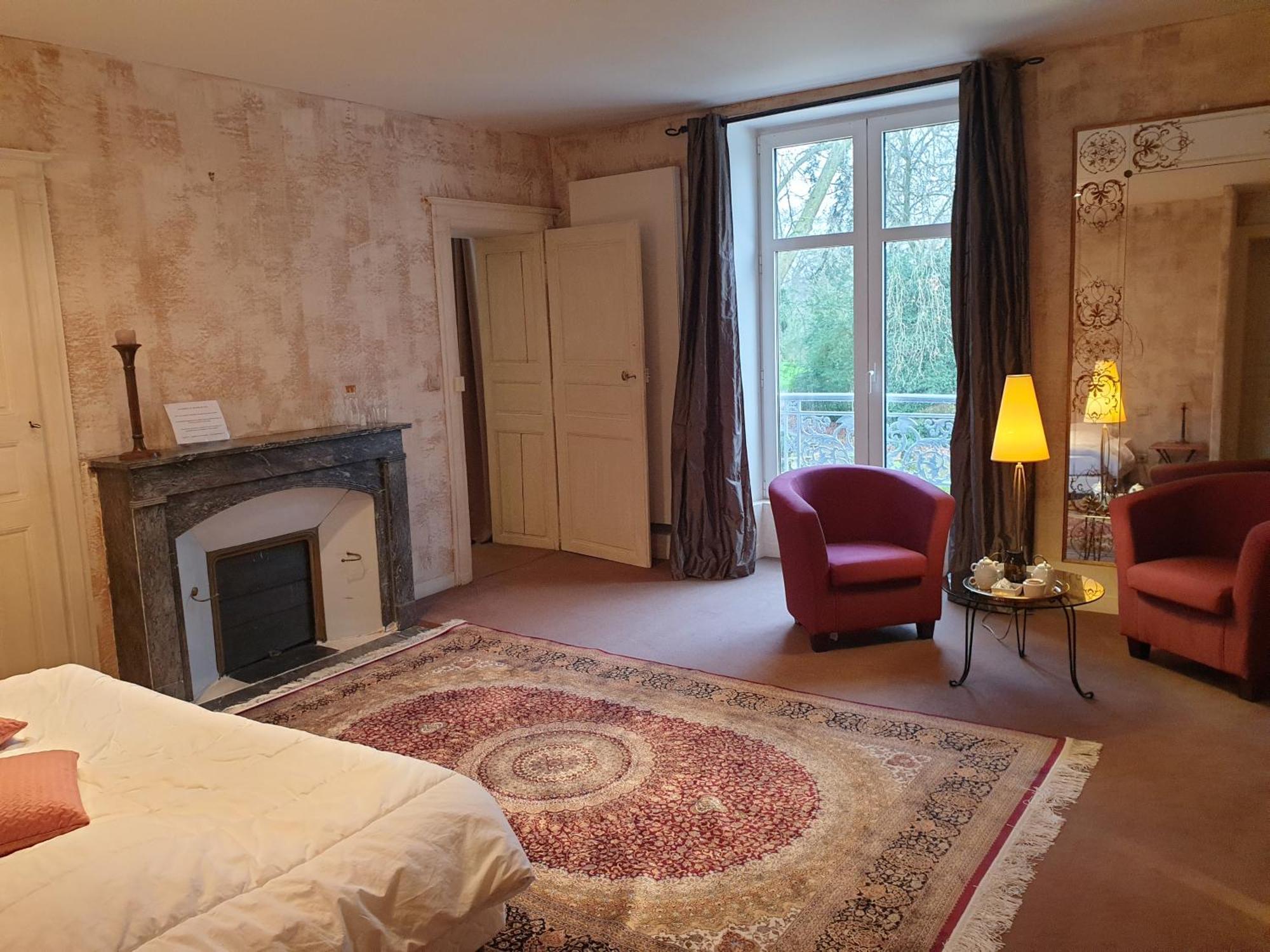 La Villa Des Arts Savigne-l'Eveque ภายนอก รูปภาพ