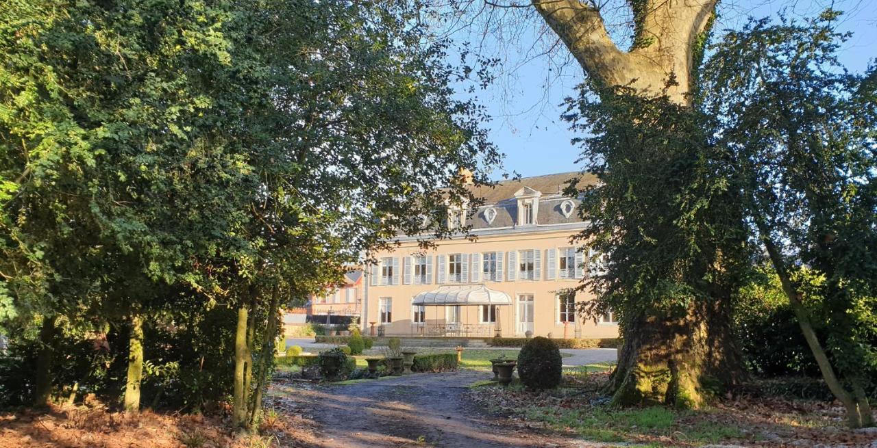 La Villa Des Arts Savigne-l'Eveque ภายนอก รูปภาพ