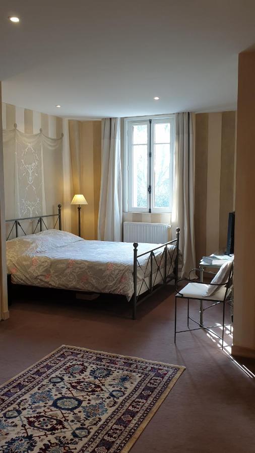 La Villa Des Arts Savigne-l'Eveque ภายนอก รูปภาพ